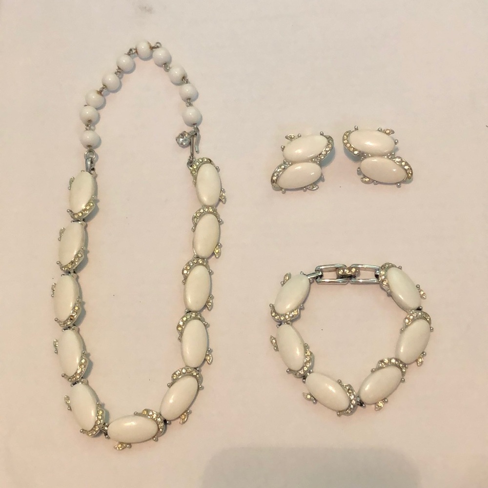 Matching necklace, bracelet, earring set